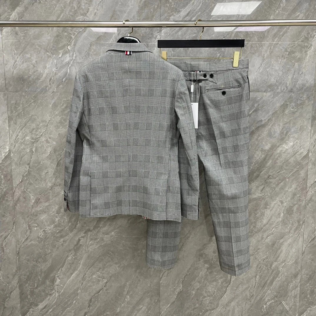 Thom Browne Suits Grey checked two-button suit with striped lining image 3