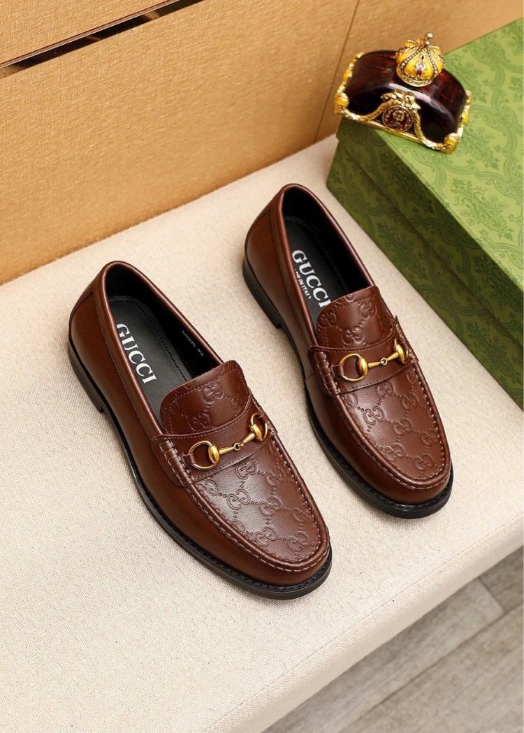 Gucci Leather Shoes loafers with horsebit or web stripe detail — 3