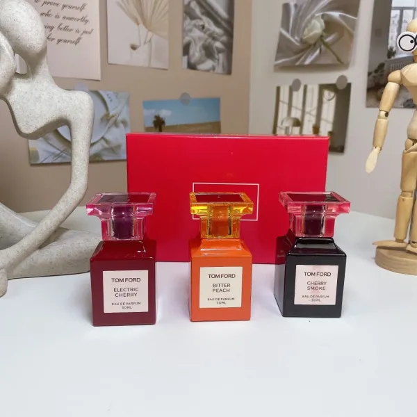 Tom Ford Cherry Collection Eau de Parfum Set Red Perfume - 3