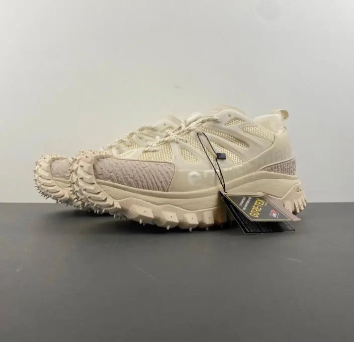 Balenciaga Triple S 