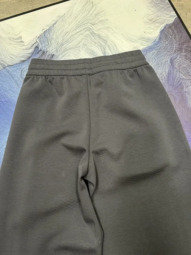 Alo Trousers Wide-Leg Drawstring Pants product detail image 6