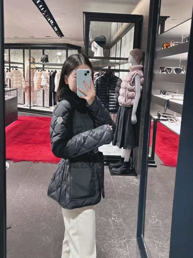 Unbranded Down Jackets Quilted belted jacket with faux-fur collar and patch pockets product detail image 6
