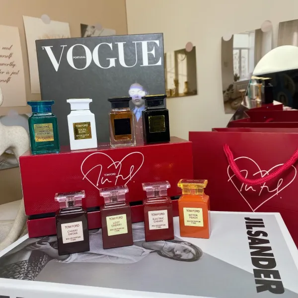 Tom Ford Mini Perfume Collection Set Electric Cherry, Soleil Blanc, Cherry Smoke, Ébène Fumé Perfume - 6