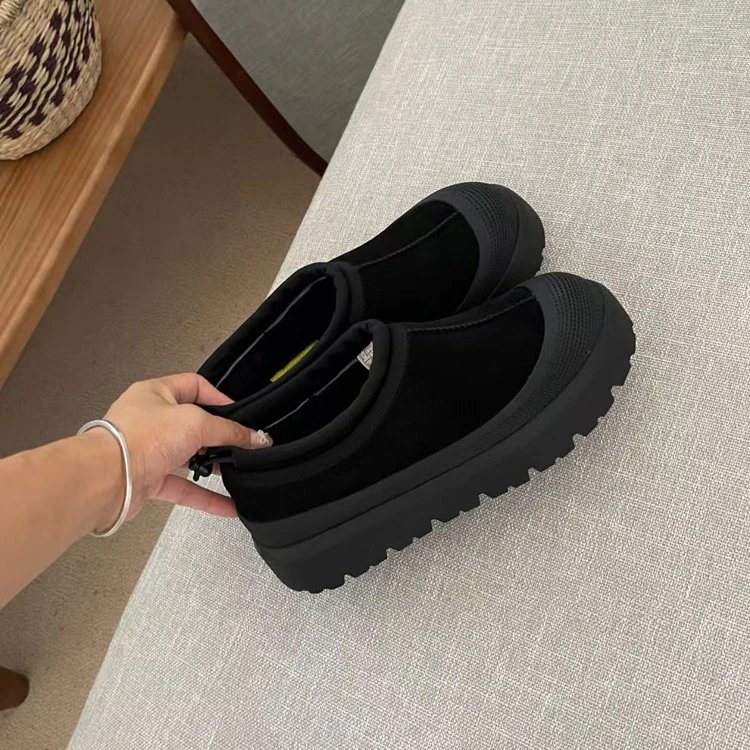 UGG Casual Shoes Slip-On Low-Top with Lug Sole — 4096 black