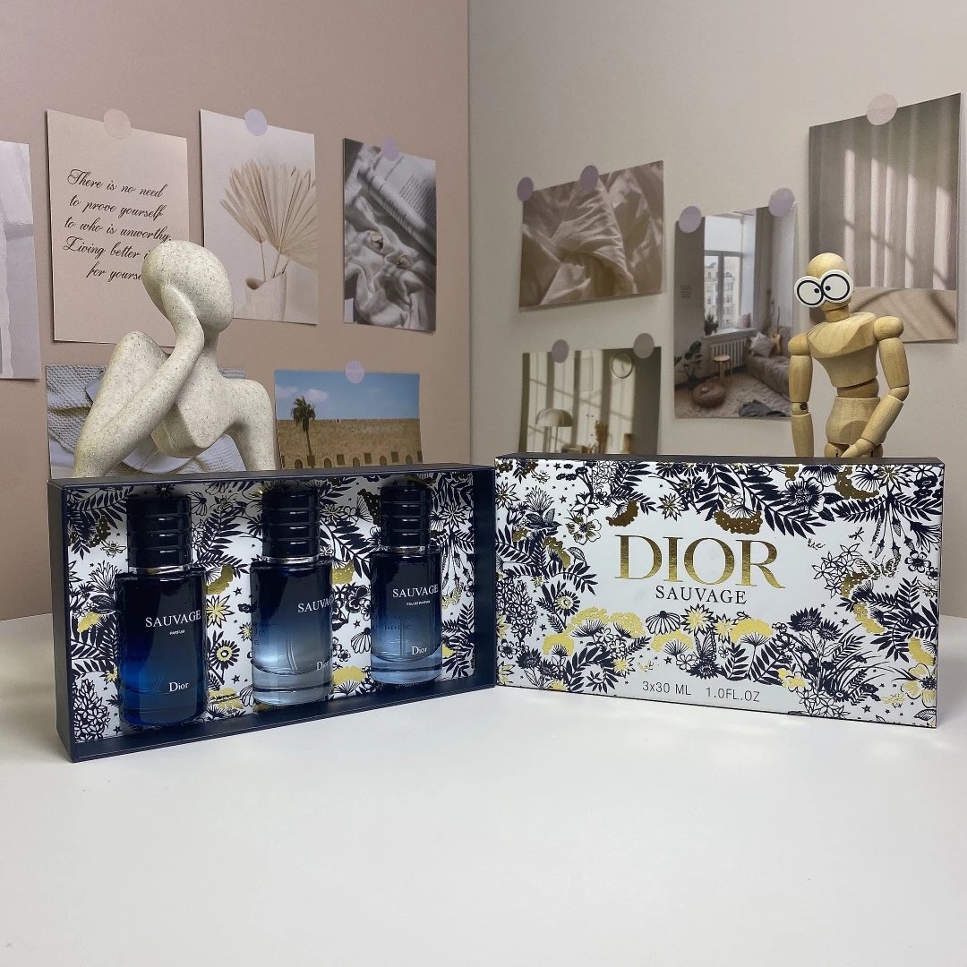 Dior Model 3457 - Sauvage perfume travel size 30ml 3-piece set floral Signature Scent