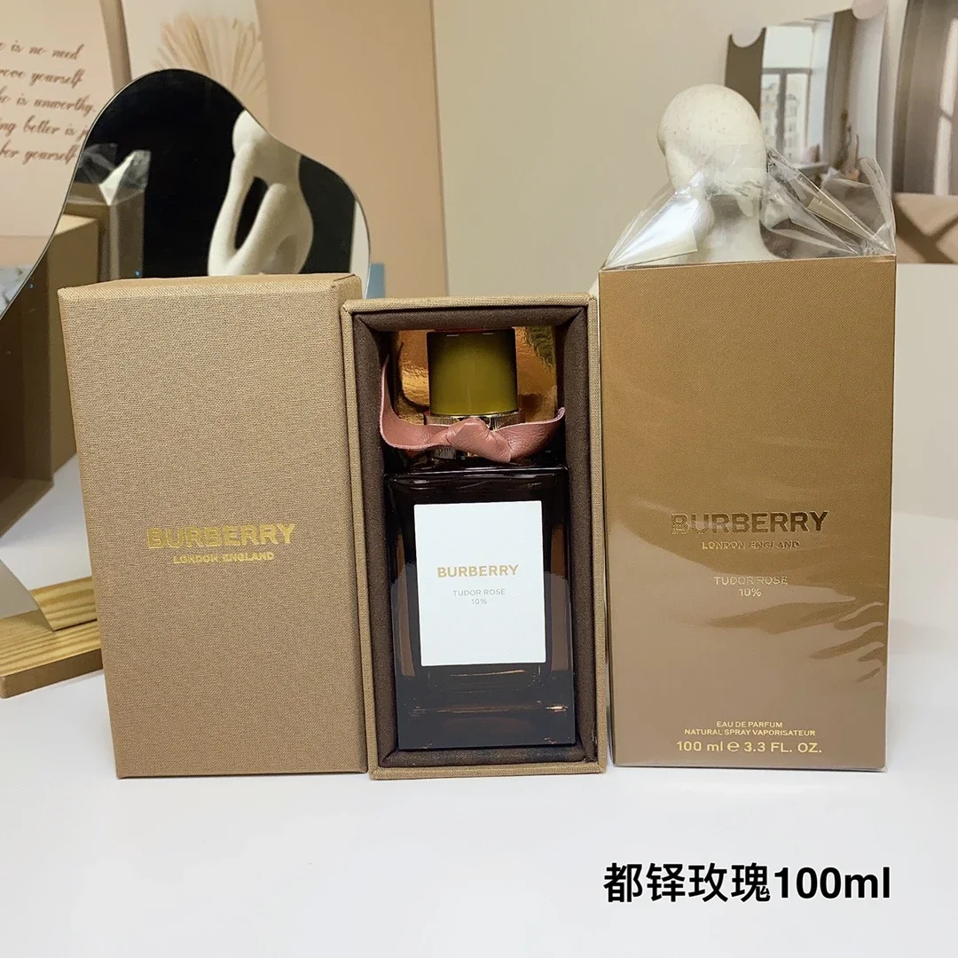 Burberry Haute Couture Tudor R