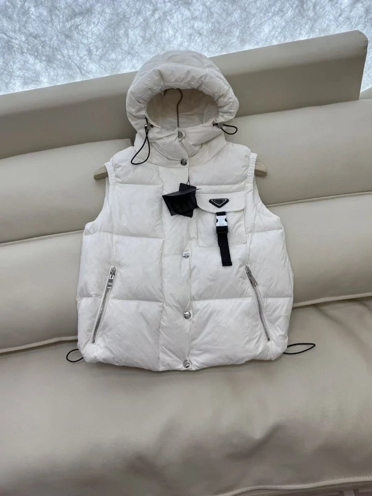 Unbranded Vests Hooded quilted puffer vest with flap chest pocket and buckle strap — Off-white