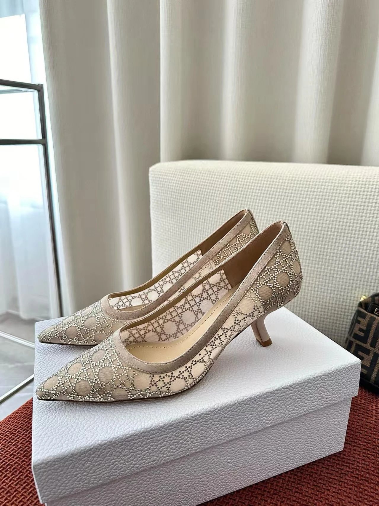 Unbranded High Heels Pointed-Toe Rhinestone Mesh Pumps image 3