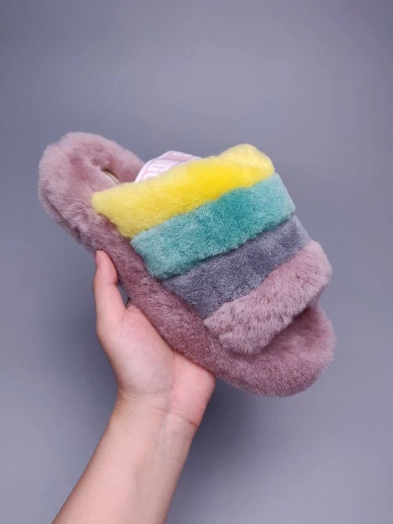 UGG Slippers Fluff Yeah Slide — 5119 fan of Mu