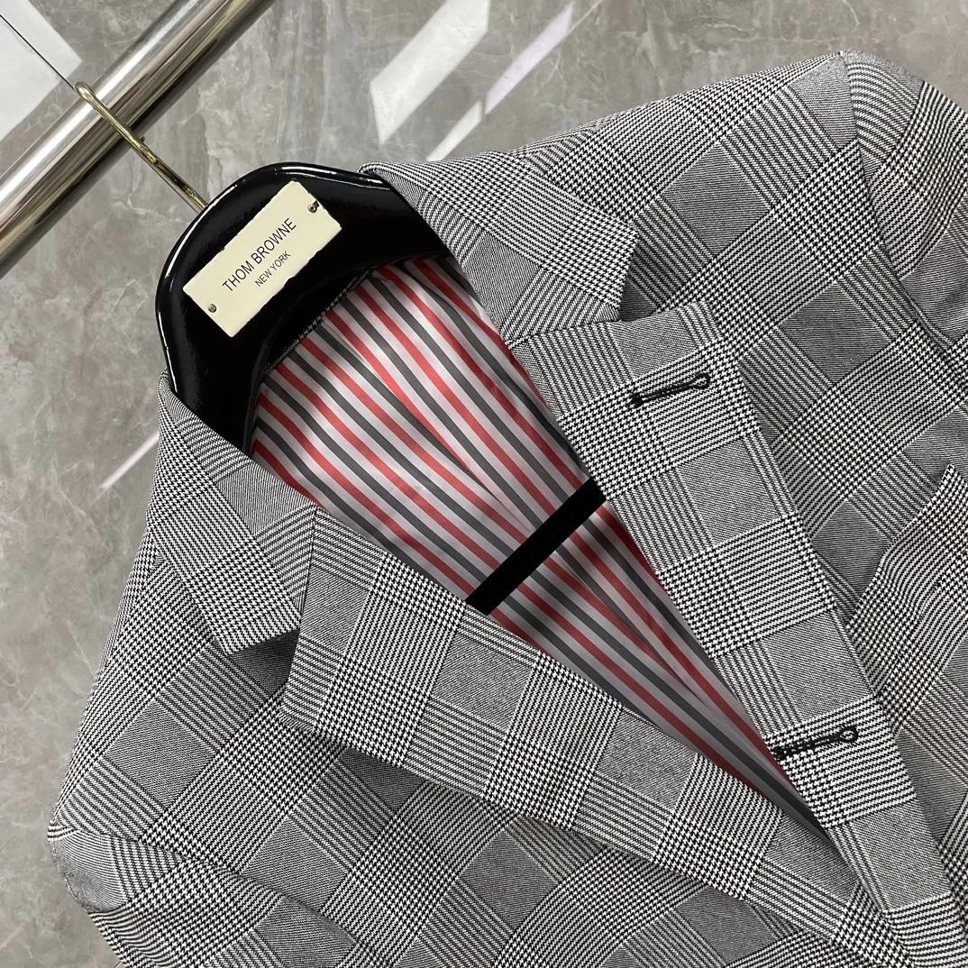 Thom Browne Suits Grey checked two-button suit with striped lining image 4