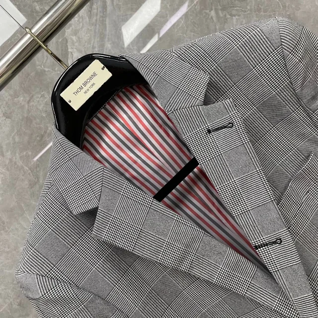 Thom Browne Suits Grey checked two-button suit with striped lining product detail image 4