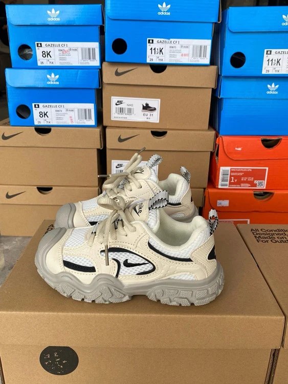 Nike Sneakers Children's chunky mesh low-top image 5