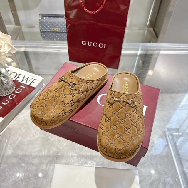 Gucci Slippers GG Monogram Horsebit Closed-Toe Mules product detail image 6