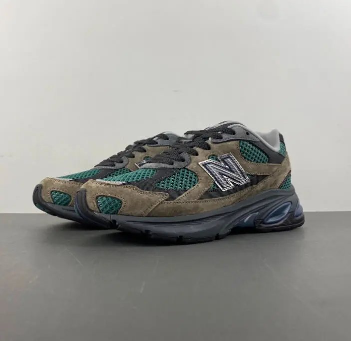 New Balance Sneakers Low-Top Lace-Up — brown green carbon gray