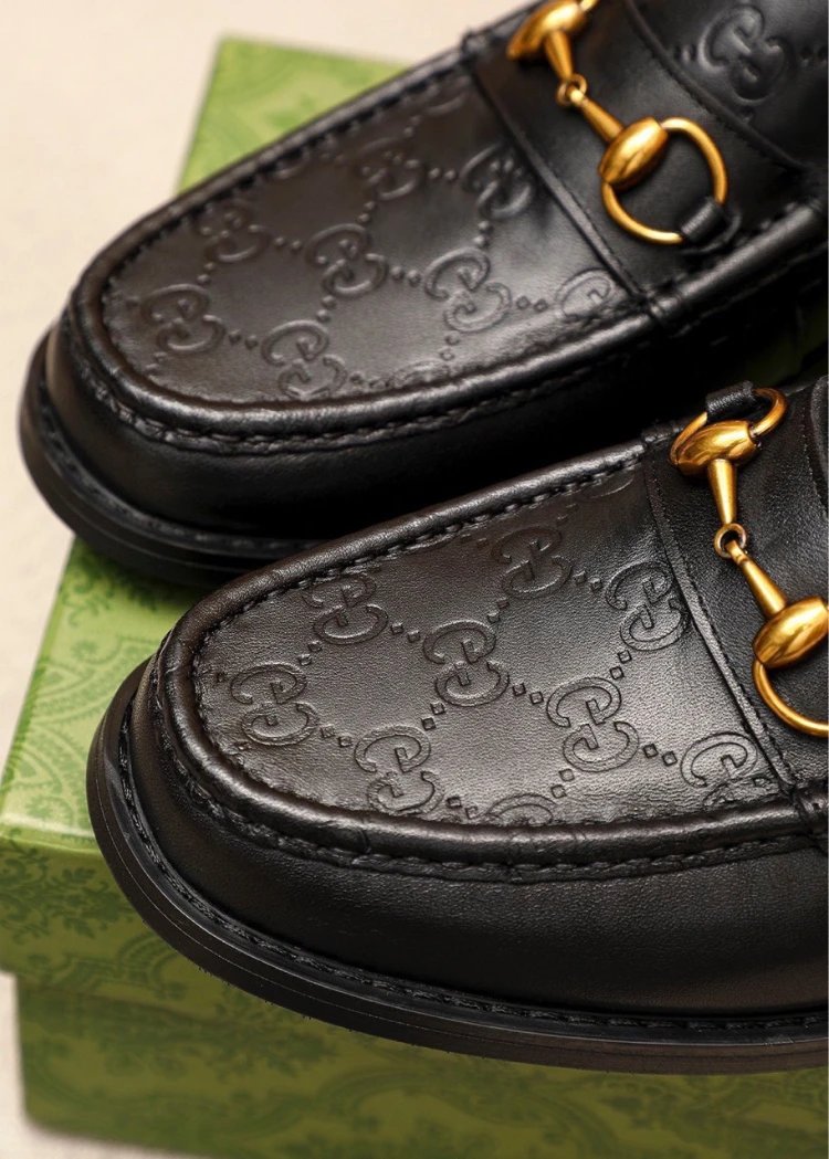 Gucci Leather Shoes loafers with horsebit or web stripe detail image 4