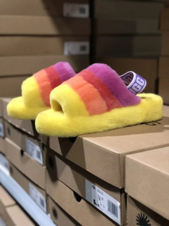 UGG Slippers Fluff Yeah Slide image 3
