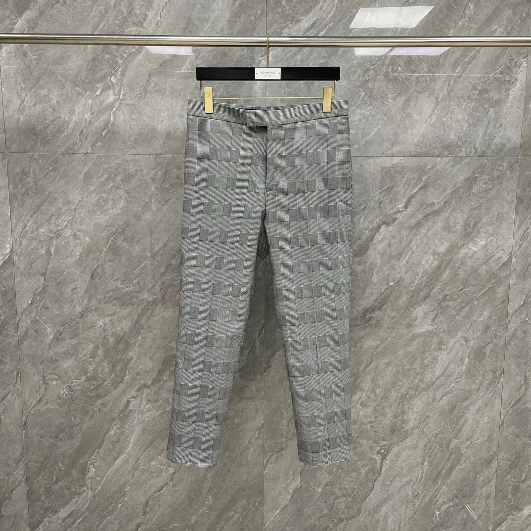 Thom Browne Suits Grey checked two-button suit with striped lining — dress pants