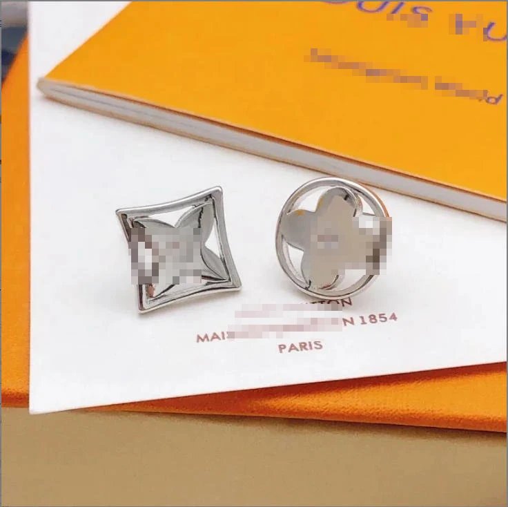 LOUIS VUITTON Iconic XS Blossom Earrings - 006550