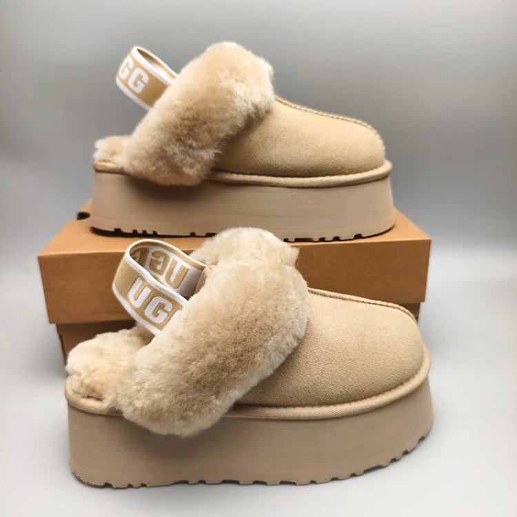 UGG Classic Short Slippers