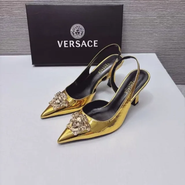 Versace High Heels Pointed-Toe Medusa Slingback Pumps product detail image 4