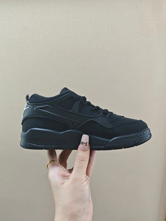 Nike Sneakers Kids' low-top sneaker with molded side overlays image 4