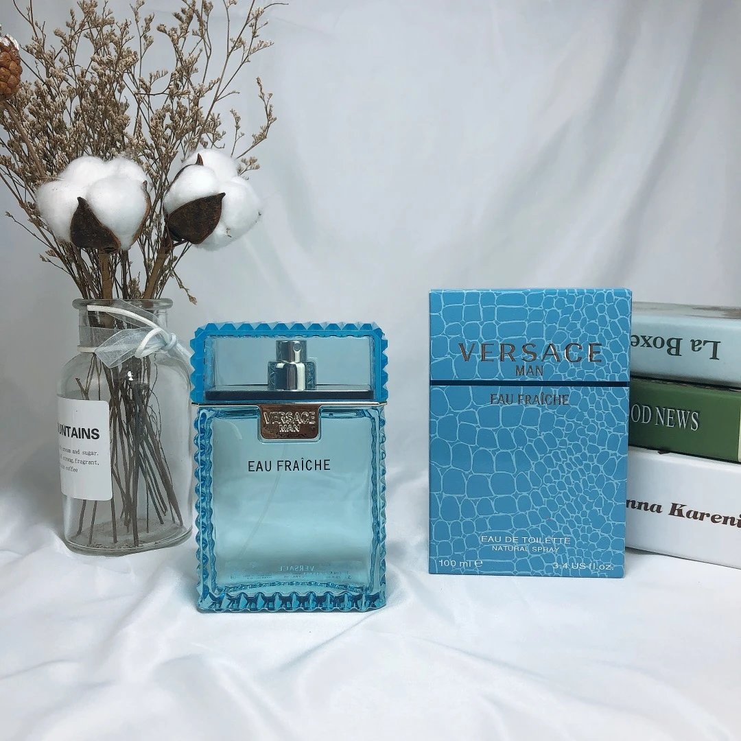 Versace Eau de Toilette Spray QC photos