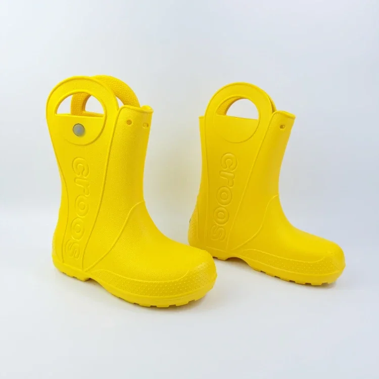 Crocs Handle It Yell
