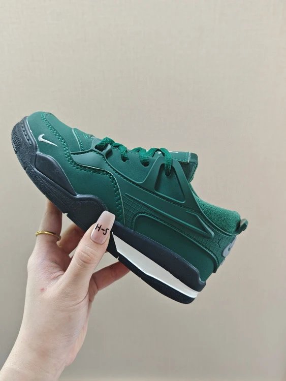 Nike Sneakers Kids' low-top sneaker with molded side overlays image 3
