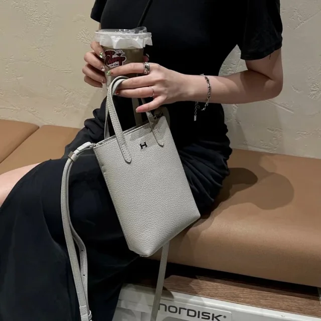 Unbranded Handbags Mini top-handle phone pouch bag with detachable shoulder strap product detail image 5