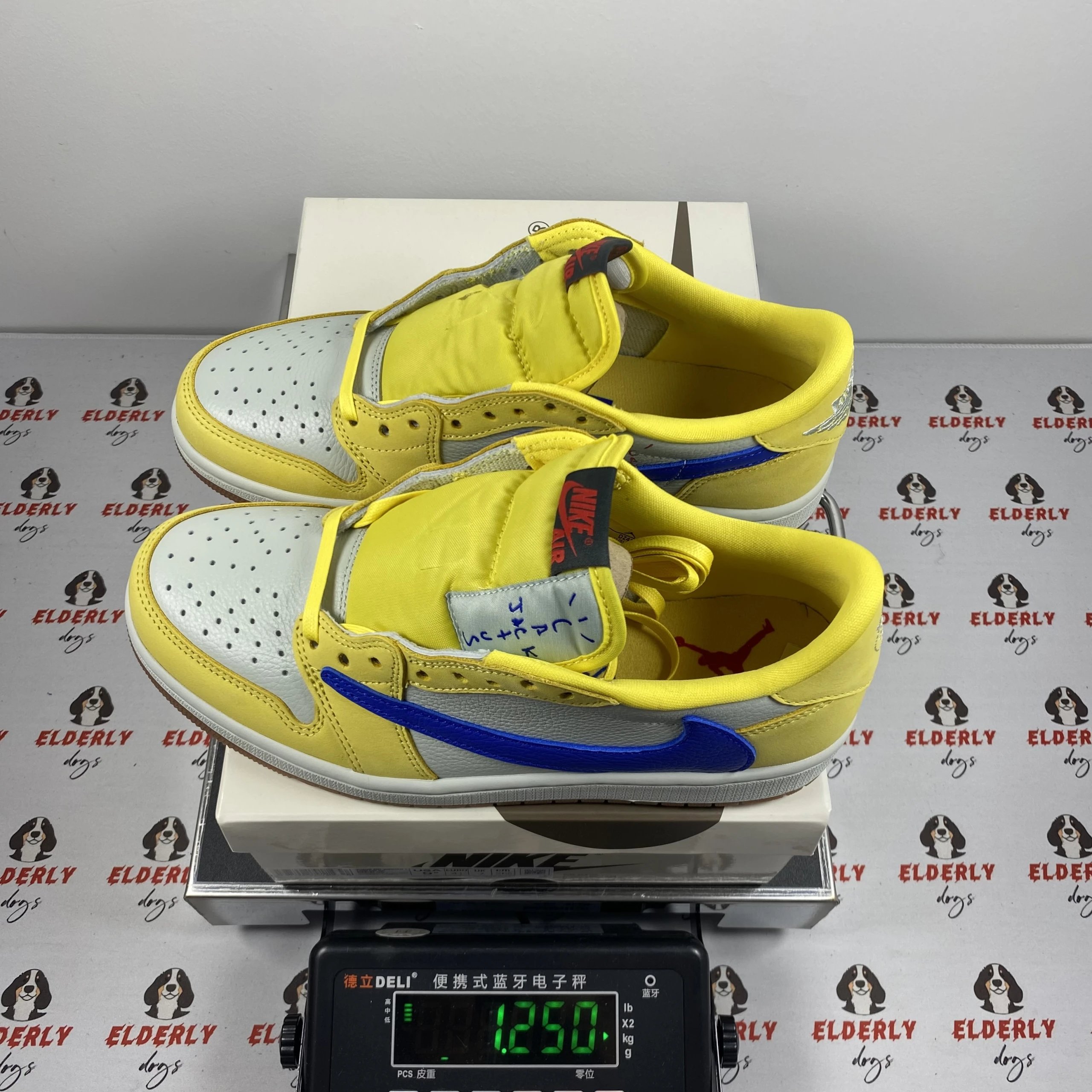DZ4137-700 Canary Yellow (36-48.5)