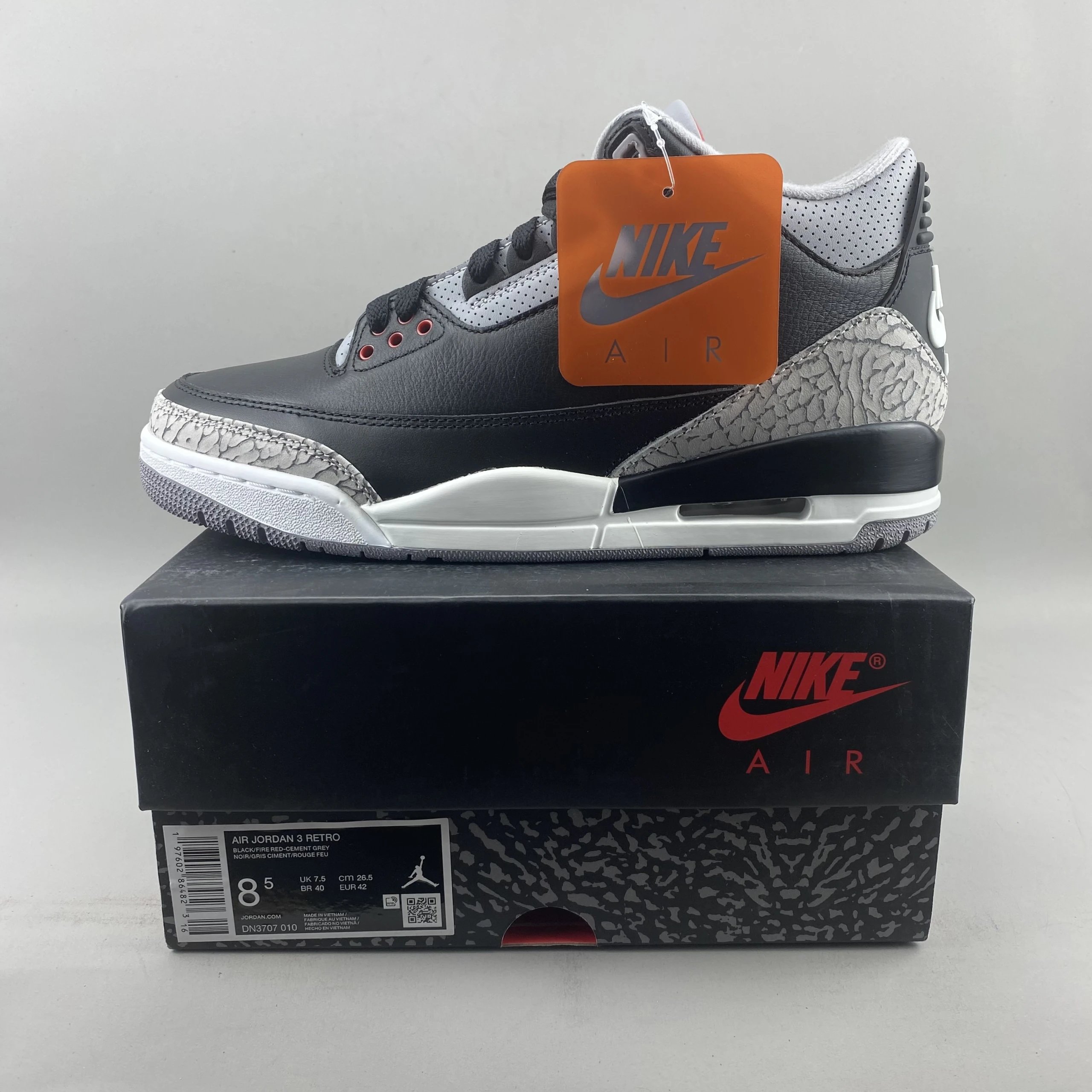 DN3707 010/Black Cement
