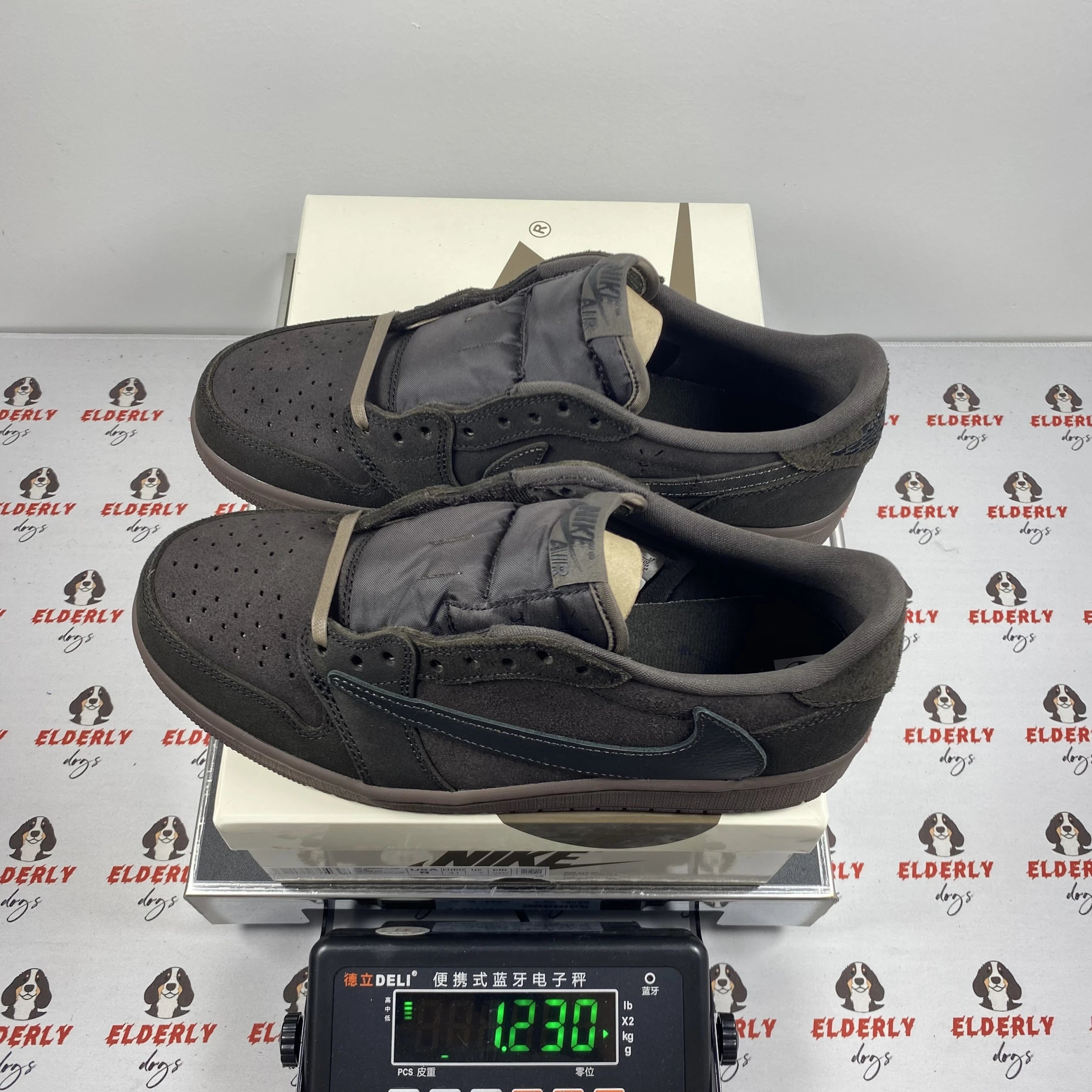 DM7866-202 Velvet Mocha (36-48.5)