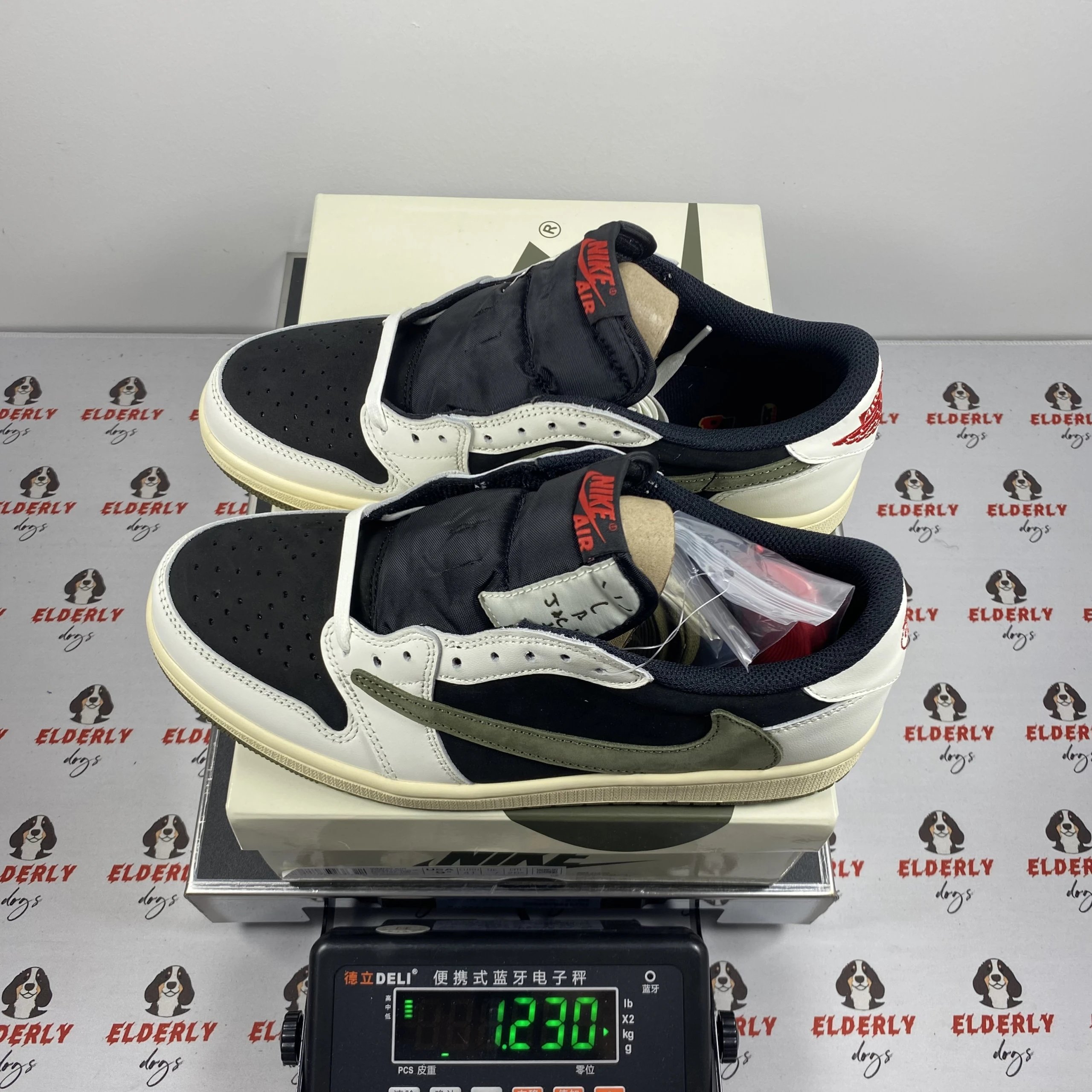 DZ4137-106 Black Olive Green (36-48.5)
