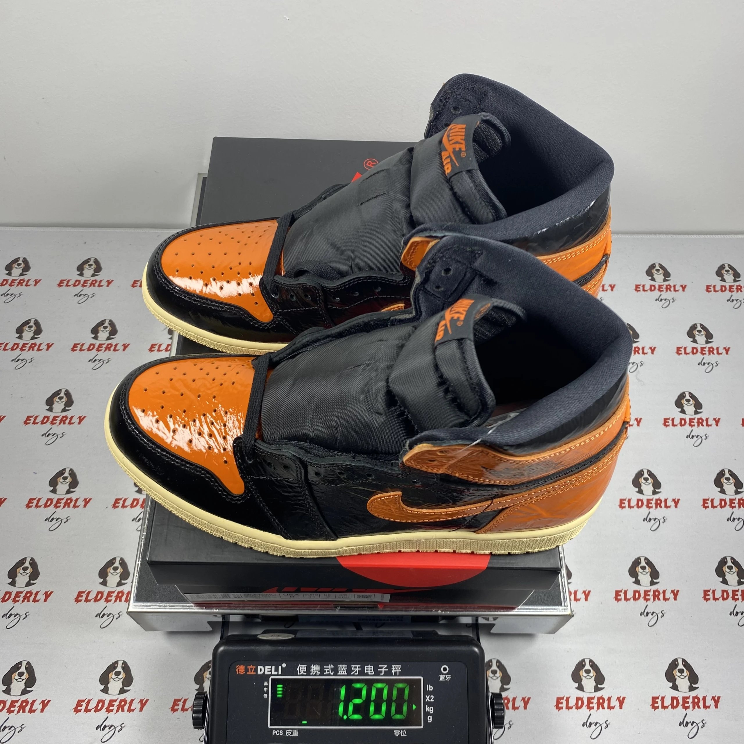 555088-028 Shattered Backboard (36-48.5)