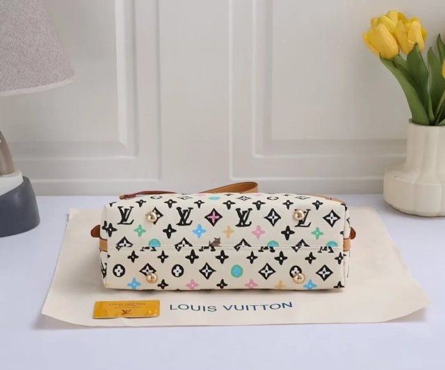 LV Louis Vuitton Handbags: seller detail photo 5