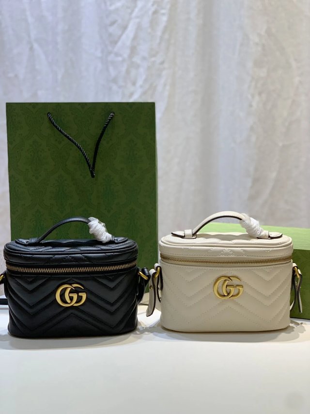 GUCCI Handbags: seller detail photo 1