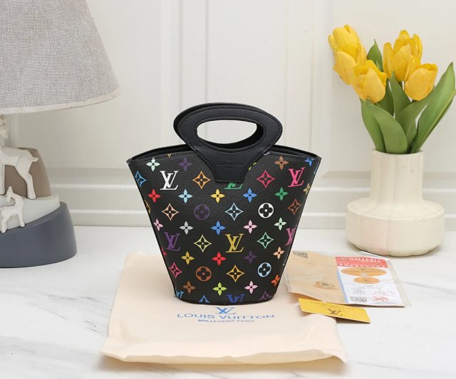 LV Louis Vuitton Handbags: seller detail photo 2