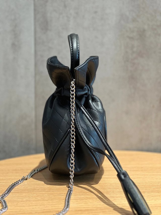 GUCCI Handbags: seller detail photo 6