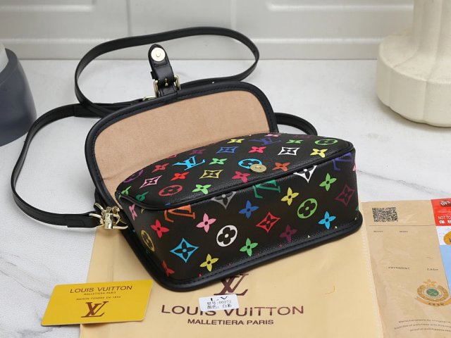 LV Louis Vuitton Handbags: seller detail photo 5