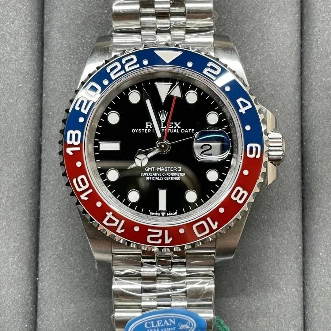Rolex Watches Submariner Date image 13