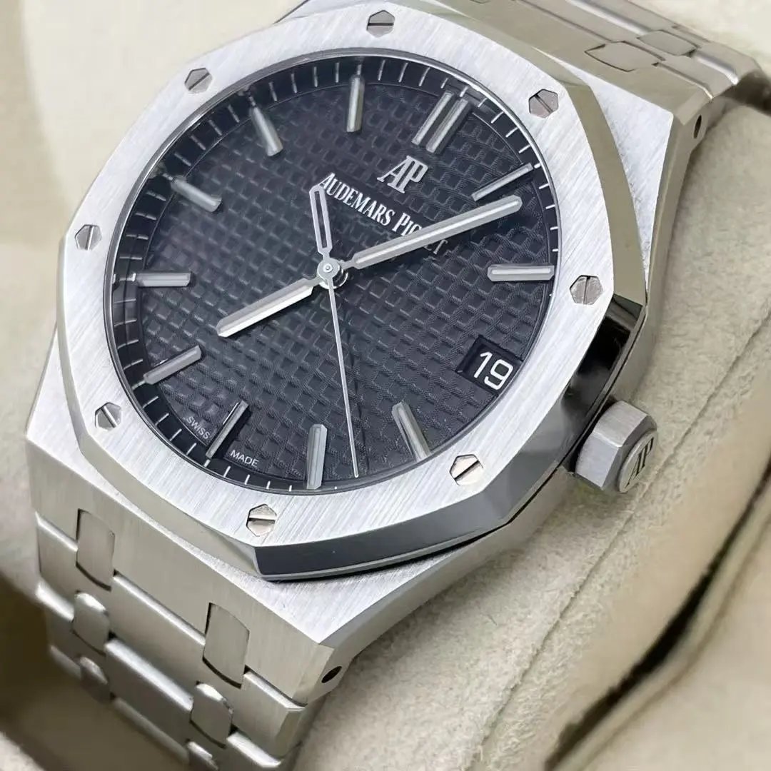 Rolex Watches Submariner Date image 15
