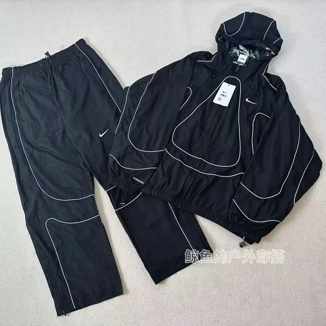 Nike Windbreaker Jacket & Pant