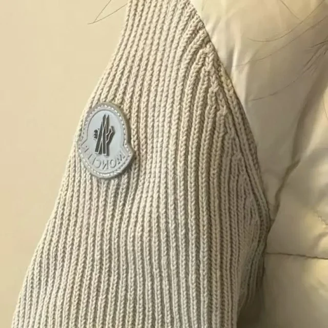 Moncler Down Jackets Puffer product detail image 10