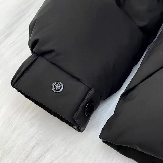 Moncler Down Jackets Quilted knit-sleeve zip-down jacket product detail image 8