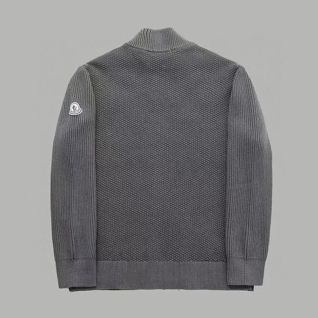 Moncler Down Jackets Quilted knit-sleeve zip-down jacket product detail image 2
