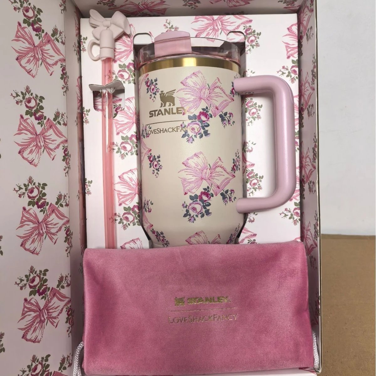 Stanley Uncategorized Quencher H2.0 Tumbler — Pink Bow Gift Box Set