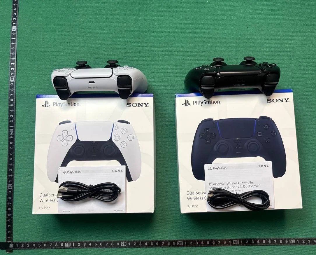 Sony PlayStation wireless controller image 6