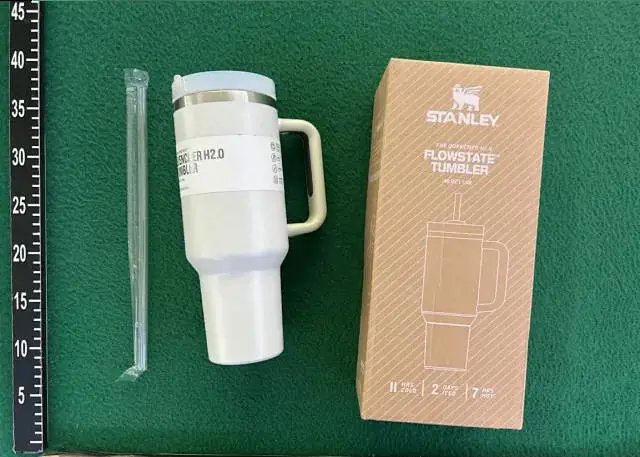 Stanley Uncategorized Quencher H2.0 Tumbler with sports-themed designs — Regular-07