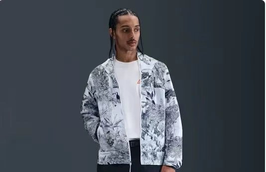 Nike Hooded and stand-collar zip sports jackets — 06