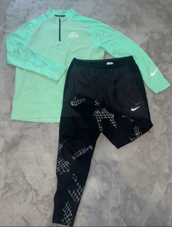 Nike Jackets Hooded graphic windbreaker jacket product detail image 3